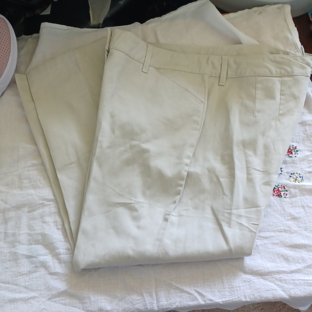 💙 Appleseed's Cream Capri pants, Sz 10